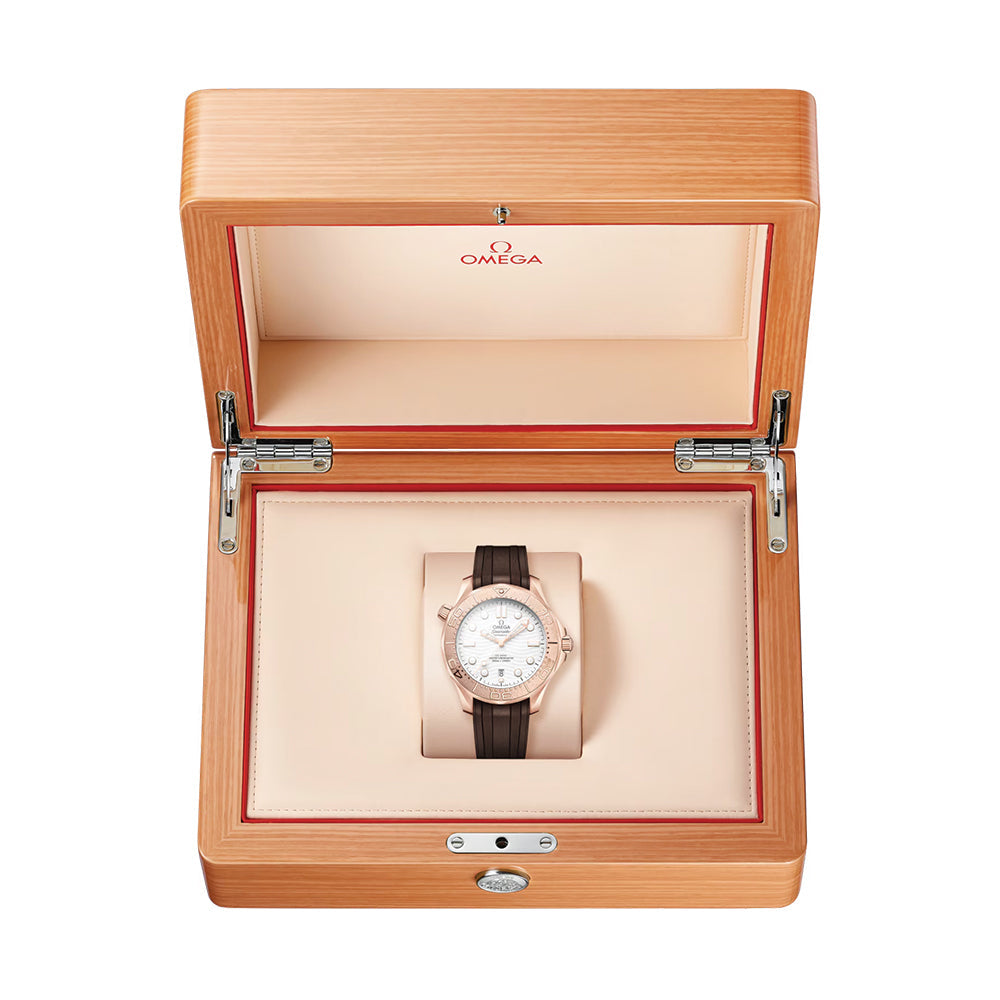 Seamaster Diver 300M Sedna™ Gold 42mm - White on Rubber Strap