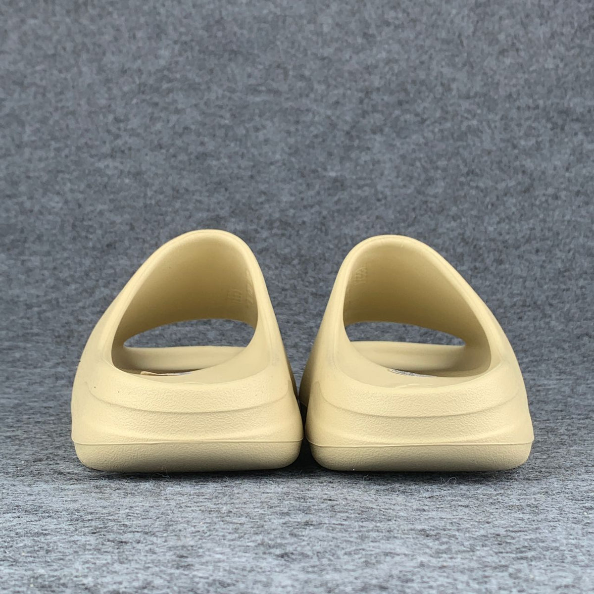 Yeezy Slides 'Bone'
