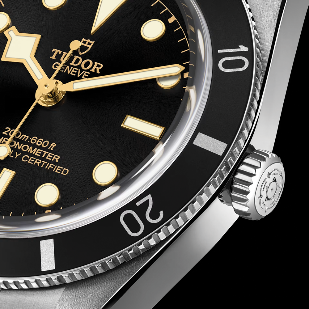 Black Bay 54 37mm - Black on Bracelet