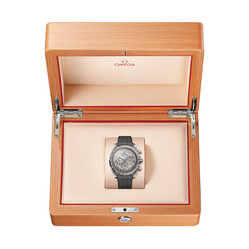 Speedmaster Grey Side of the Moon Grey Ceramic 44.25mm - Grey on Rubber Strap