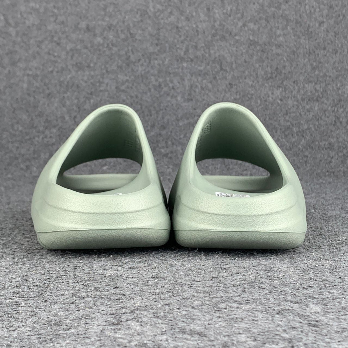 Yeezy Slides 'Salt'