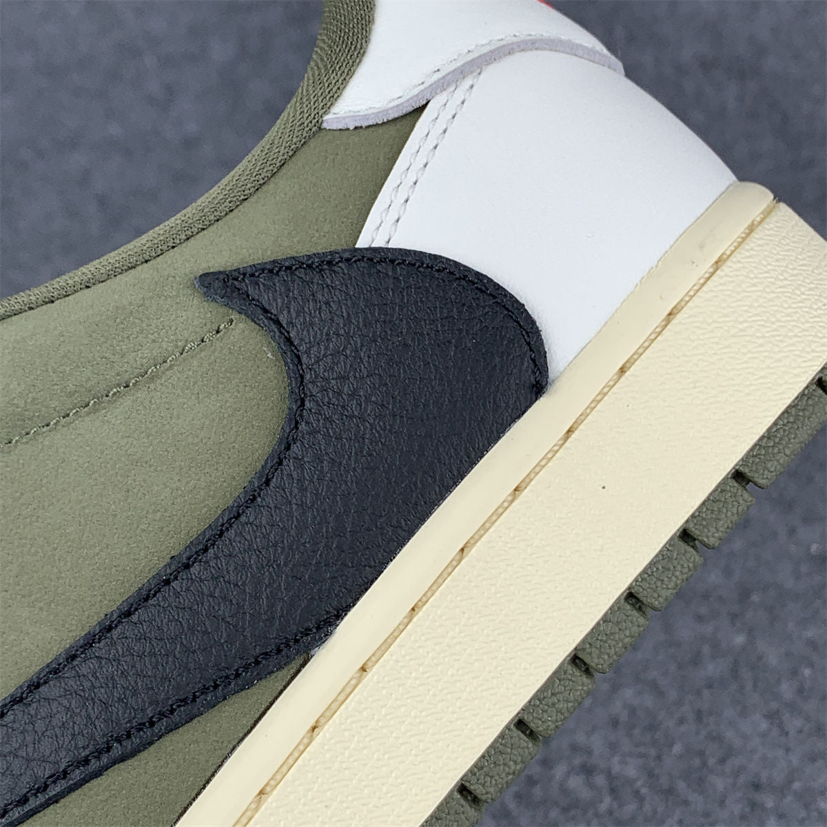 Travis Scott x Air Jordan 1 Retro Low OG SP 'Reverse Olive / Medium Olive' (B-GRADE VERSION)
