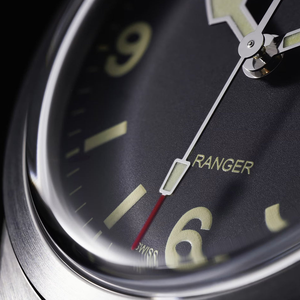 Ranger 39mm - Black on Bracelet