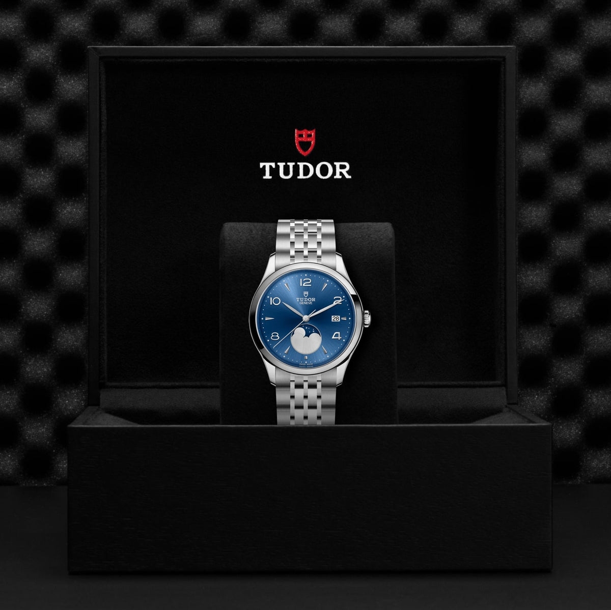 1926 Luna 39mm - Blue on Bracelet