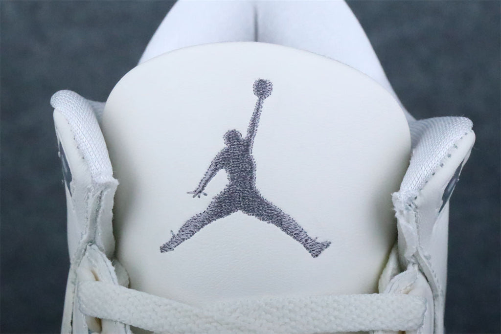 Wmns Air Jordan 3 Retro 'Sail Metallic Silver'